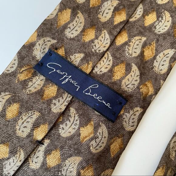 Geoffrey Beene Silk Tie Feathers Geometric Tan Brown Neutrals Made in USA EUC - Picture 3 of 7